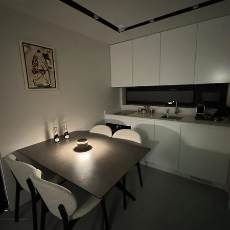 Garden Hill Na Tari 미트로박