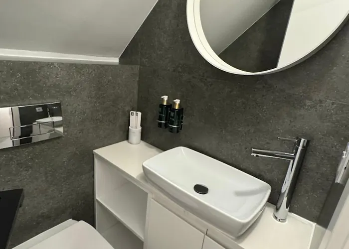 Garden Hill Na Tari * 米特洛瓦克