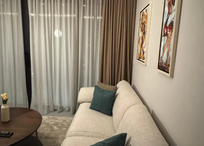 别墅 Garden Hill Na Tari 米特洛瓦克