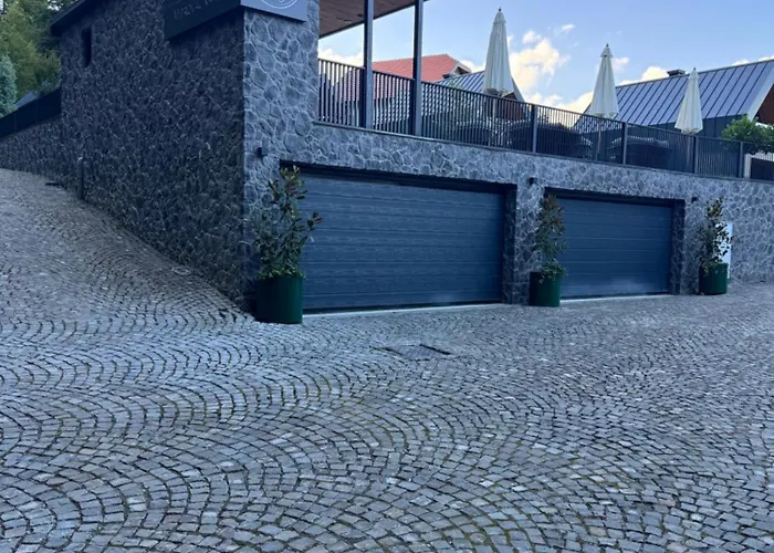 Garden Hill Na Tari 米特洛瓦克