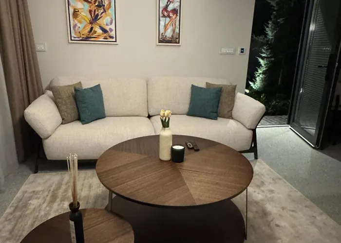 别墅 Garden Hill Na Tari 米特洛瓦克