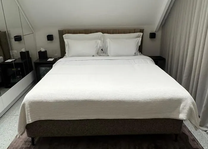 Garden Hill Na Tari * 米特洛瓦克