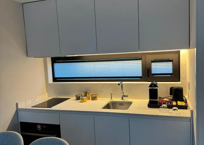 Garden Hill Na Tari * 米特洛瓦克